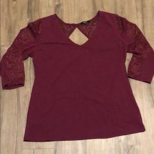 3x Burgundy top with lace details